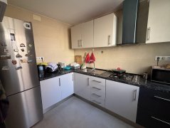 巴塞罗那市中心西班牙广场附近房间出租